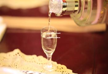 茅台迎宾酒53度价格表龙凤呈祥(茅台迎宾酒价格龙凤呈祥的价格)