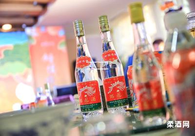 酱香型白酒排名十大酱香型(酱香型白酒排名十大酱香型白酒含玻尿酸)