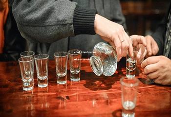 茅台迎宾酒53度批发价格表(茅台迎宾酒价格53度价格查询)