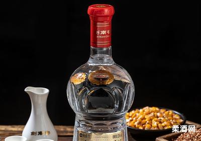 中国白酒排名前三名(中国白酒排行榜前八名)