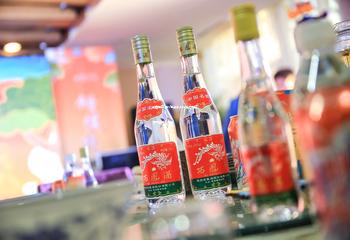 茅台迎宾酒代理费多少钱(茅台迎宾酒加盟费多少钱)
