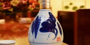 茅台镇迎宾酒53度浓香型价格每瓶(茅台镇迎宾酒52度价格450ml)