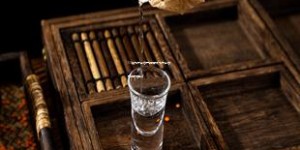 53度飞天茅台开瓶视频(飞天茅台开瓶器图片)