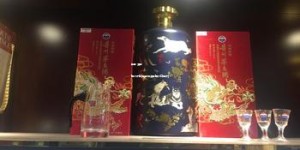 酱香 浓香 哪个好吃(酱香和浓香哪个口感好)