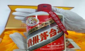 飞天茅台对比精品茅台哪个好喝,精品茅台和飞天的区别